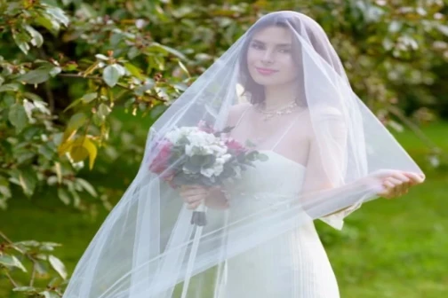 Uz koju venčanicu ide veo, a uz koju je suvišan?